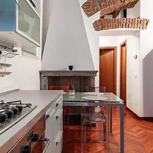ticinese-livings-comfy-suite-full-city-center.it-lombardy.com/
